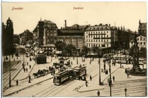 Dresden. Postplatz mit Straßenbahnen