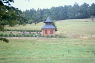 Friedhofskapelle am Ortseingang