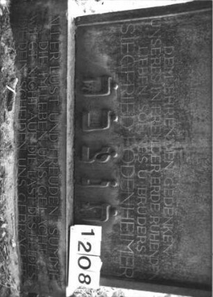 Grabstein 1208 (Detailaufnahme 1)