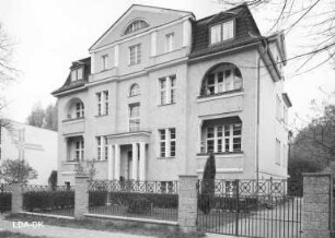 Steglitz-Zehlendorf, Beuckestraße 11