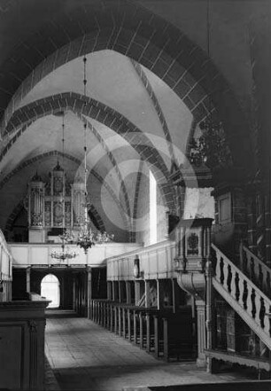 Langhaus der Kirche Kielkond nach W