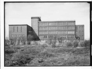 Schule Cuxhaven: Längsfront-Ansicht : SchumacherWV Nr. 286