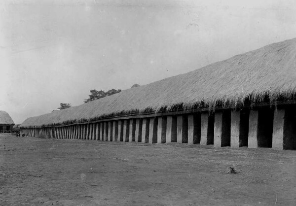 La nouvelle maison de Nzoya, vue de côté