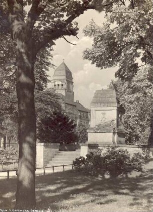 Weltkriegsdenkmal des Infanterie-Regiments 55 auf dem Kaiser-Wilhelm-Platz. Detmold. Papierabzug