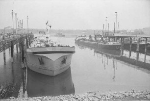 Ölhafen des Karlsruher Rheinhafens