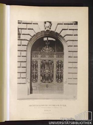 Serie II. No. 7. Wohnhaus Voss-Straße No. 18. Portal. Berlin.