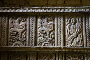 Frankreich. Bretagne. Morbihan. Le Guerno. Kirche 16 Jahrhundert. Orgelprospekt. Geschnitzte Tafeln