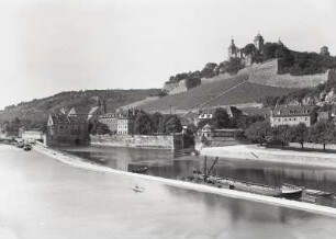 Würzburg, Main : Würzburg. Stadtteil unterhalb der Festung Marienberg. Blick von der Alten Mainbrücke nach Südwesten