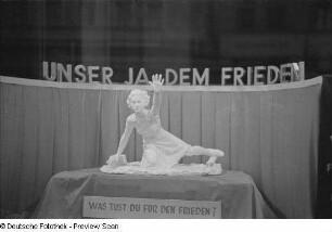 Plastik einer Frau