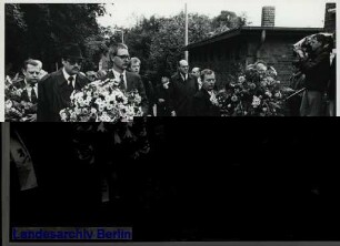 Kranzniederlegung zum 50. Jahrestag des Beginns der Massendeportationen Berliner Juden; Bahnhof Grunewald (Wilmersdorf)