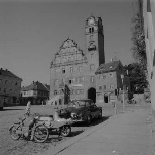 Oschatz. Neumarkt, Rathaus und Wohnhaus