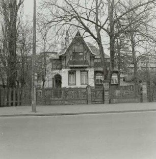Dresden-Großzschachwitz, Bahnhofstraße 69. Villa (um 1895)