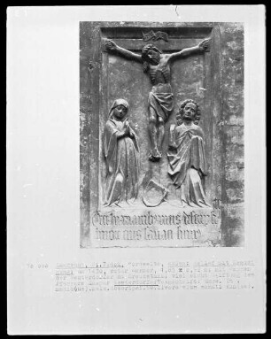 Relief mit Kreuzigungsdarstellung