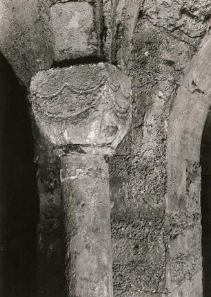 Memleben, Thüringen. Benediktiner-Klosterkirche (gegründet 975, Anfang 13. Jahrhundert). Krypta, Würfelkapitell