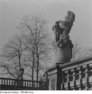 Allegorie des Herbstes : Dresden. Zwinger. Allegorie des Herbstes aus Wiederau (Kopie nach Original 1724; B. Permoser)