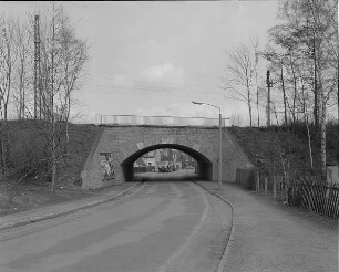 Freiberg (Sachsen) , Eisenbahnbrücke über die Anton-Günther-Straße