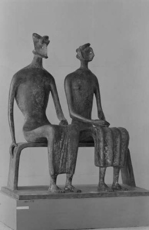 Zwei Sitzende Figuren (König und Königin)