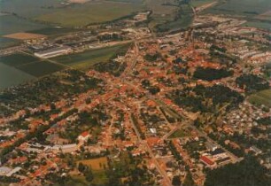 Ballenstedt. Stadtmitte gegen Nordost- und Ostvorstadt. Luftbild-Schrägaufnahme von Südwesten