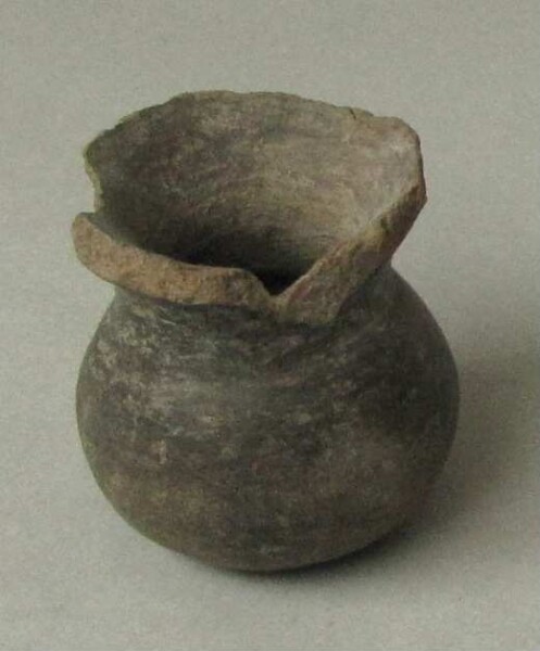 Vase en terre cuite (fragment)