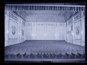 Kleines Theater Unter den Linden (auch: Schall und Rauch), Berlin: Ansicht Zuschauerraum (Negativ zu Inv. Nr. TBS 026,11)