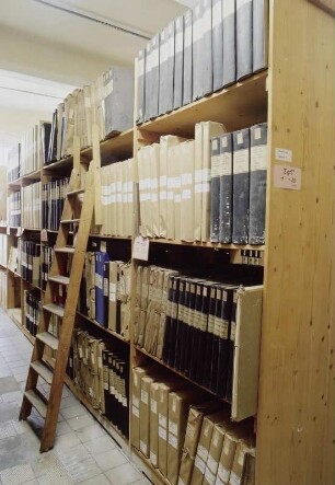 Sächsische Landesbibliothek - Staats- und Universitätsbibliothek Dresden. Zentralbibliothek (ehem. Landesbibliothek). 3. Obergeschoss. Abteilung Benutzung, Magazin : Dresden-Neustadt, Marienallee 12. Sächsische Landesbibliothek - Staats- und Universitätsbibliothek Dresden. Zentralbibliothek (ehem. Landesbibliothek). 3. Obergeschoss. Abteilung Benutzung, Magazin