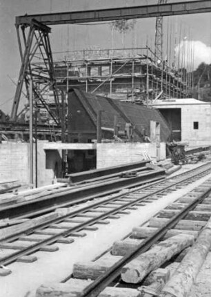 Bau der Staustufe Hessigheim/Neckar