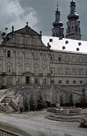 Hauptbau — Abteibau