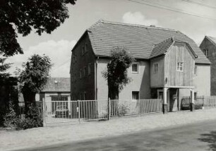 Medingen, Bauernhof : Medingen (Kreis Kamenz), Bauernhof, Weixdorfer Straße 5, 1. Hälfte 19. Jahrhundert, Straßenansicht des Wohnhauses
