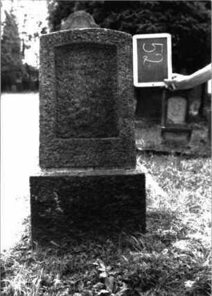Grabstein 52 Texttafel fehlt: Grabstein 52
