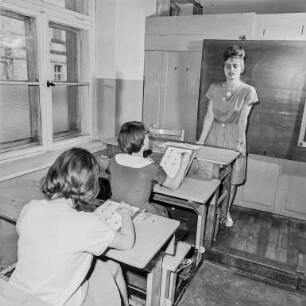 Polytechnischner Unterricht Sorbenschule Bautzen : Bautzen. Sorbische Schule. Unterrichtsraum