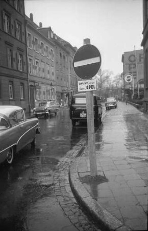 Einbahnstraße in der Ritterstraße zwischen Garten- und Kriegsstraße.