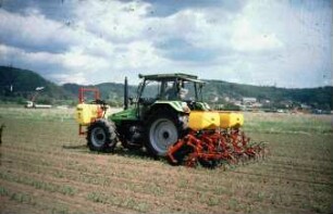 Fotografie: Pflegegerät, Mais, Hackmaschine, Bandspritzung, Reihendüngung, Frontanbau