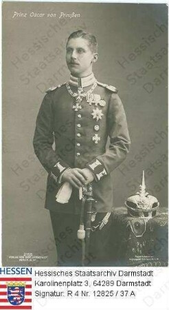 Oskar Prinz v. Preußen (1888-1958) / Porträt in Uniform, stehend, Kniestück