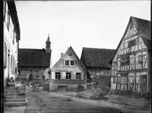 Obergrombach Brunnenstraße mit Burgkapelle Sankt Martin (spätgotisch) Ansicht nach Südosten