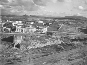 Stadtbild : Blick über Heraklion; im Hintergrund die Lasithi-Hochebene.