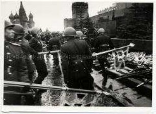 Siegesparade auf dem Roten Platz in Moskau am 24. Juni 1945