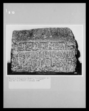 Steinfragment mit Inschrift