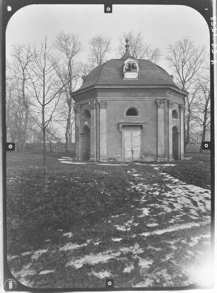 Rudolstadt, Schloßbezirk 1. Schloß Heidecksburg. Schallhaus (2. H. 17. Jh.) im Schloßgarten