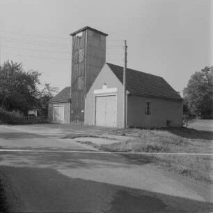 Jänkendorf (Niederschles. Oberlausitzkreis). Feuerwehrdepot, Dorfstr. Straßenansicht