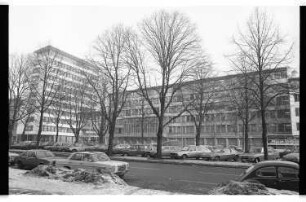Kleinbildnegativ: Rathaus Kreuzberg, 1979