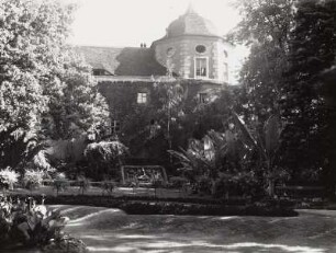 Zittau. Fleischerbastei (1513-1562, Turm 1691). Ansicht mit Blumenuhr (1907)