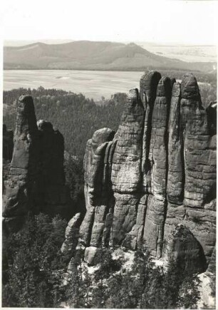 Elbsandsteingebirge. Vordere Schrammsteine. Schrammtor, Schrammwächter und Ostertürme