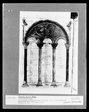 Evangeliar aus Saint-Médard in Soisson — Evangeliar aus Saint-Médard in Soisson, Folio 12versoKanontafel