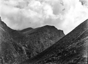 Quarzit unter Schiefer : Gebirge