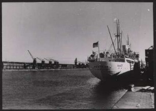 Der Kühlschiffstyp "Proteus" am Hamburger Hafen