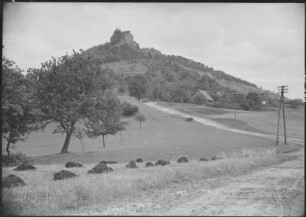 Schwäbisch Gmünd, Burg Hohenrechberg : Schwäbisch Gmünd. Stadtteilansicht mit Burg Hohenrechberg