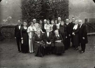Ehepaar Kürschner mit Gästen zur Feier der Goldenen Hochzeit
