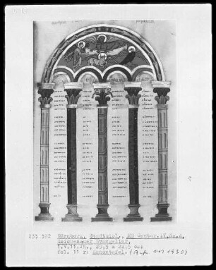 Reichenauer Evangeliar — Kanontafel mit einer Miniatur im Bogen, Folio 11recto