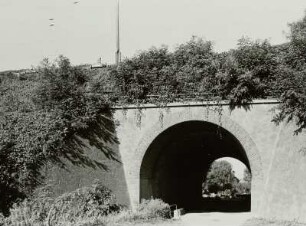 Ostrau, Eisenbahnbrücke