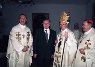 Freiburg im Breisgau: Verabschiedung von Erzbischof Oskar Saier [mit Erwin Teufel und Kardinal Lehmann]